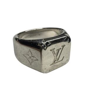 Louis Vuitton Monogram Signet Ring 8.5